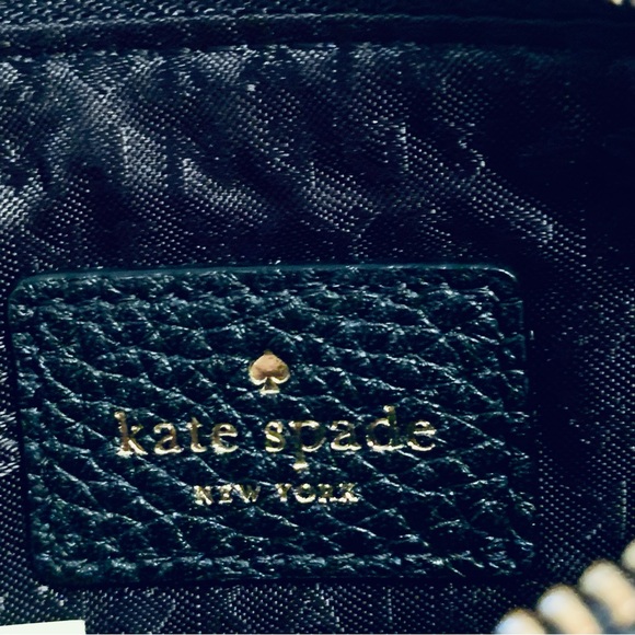 Kate Spade Highland Place Bee Black Leather Wristlet - Picture 12 of 12